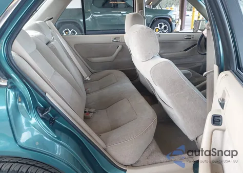 1993 Honda Accord 10Th Anniversary z USA, uszkodzony, nr VIN 01HGCB7695PA18833